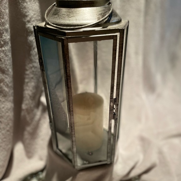 ‼️3/$33‼️ ✨🏮Metal lantern🏮✨ - Picture 2 of 6